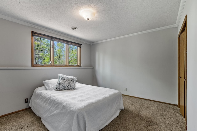1302 Birch Dr, Hudson, WI 54016 - carpeted bedroom featuring a textured ceiling, ornamental molding, and baseboards