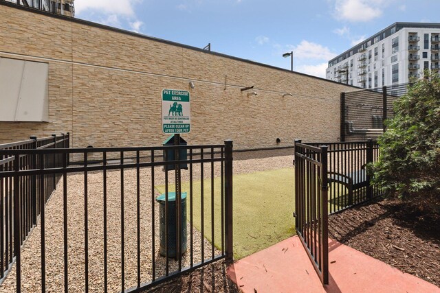 1240 2nd St Unit 701, Minneapolis, MN 55415 - gate with fence