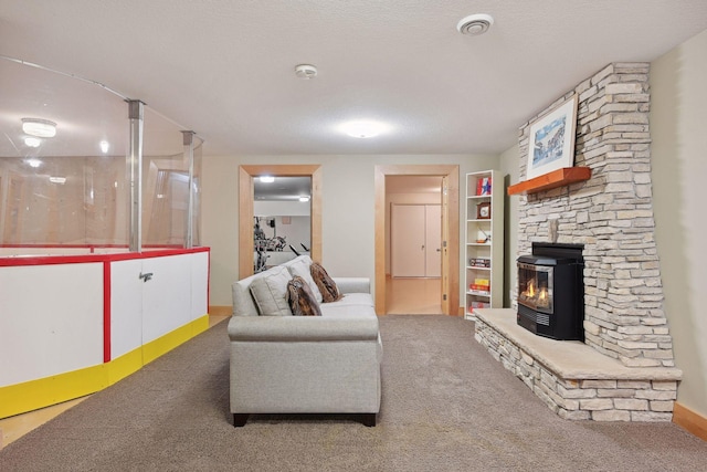 living room with carpet floors and baseboards