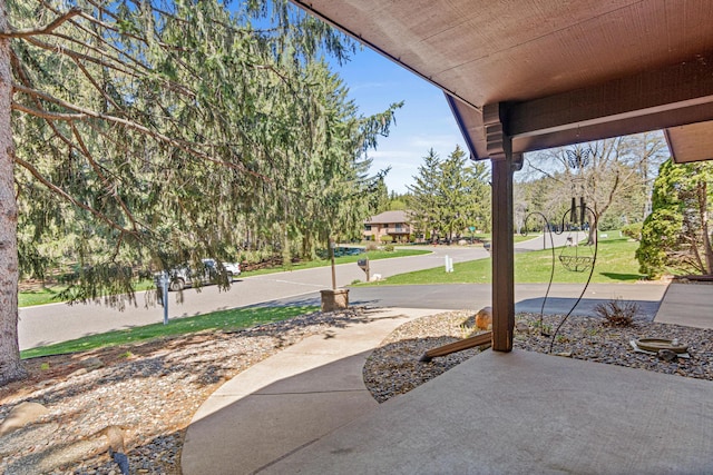 1337 Kenilworth Dr, Woodbury, MN 55125 - view of patio / terrace