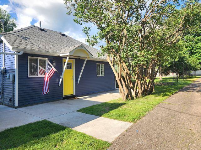 21 Main St, Luck, WI 54853 - photo 4