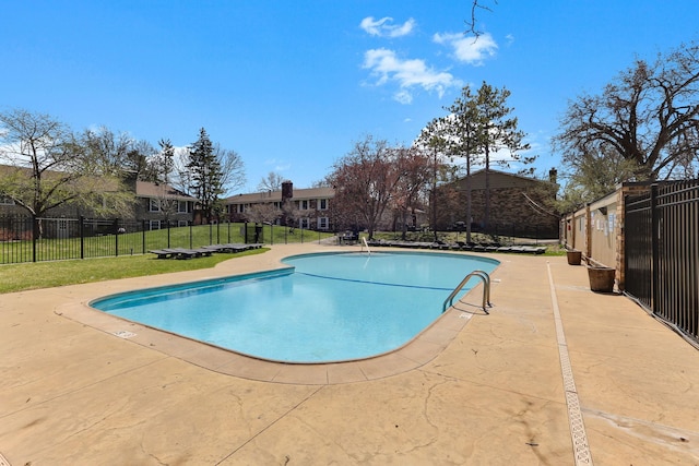 4566 Cedar Lake Rd S Unit 3, Saint Louis Park, MN 55416 - view of swimming pool featuring a patio area