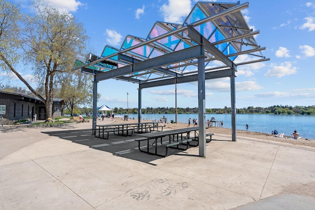 5224 17th Ave S, Minneapolis, MN 55417 - surrounding community with a water view