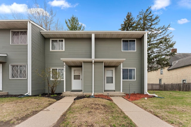 421 Robert St S, Saint Paul, MN 55107 - multi unit property with fence and a front yard