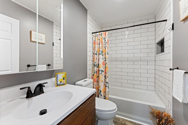 421 Robert St S, Saint Paul, MN 55107 - bathroom with shower / tub combo, toilet, and vanity
