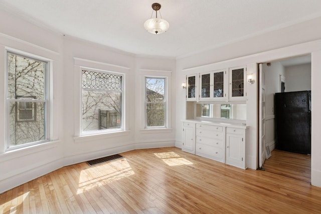 650 Pierce St NE, Minneapolis, MN 55413 - interior space with visible vents