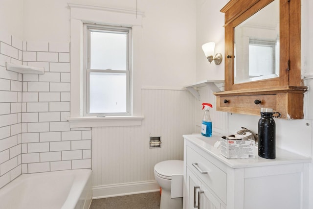 650 Pierce St NE, Minneapolis, MN 55413 - full bath with toilet and wainscoting