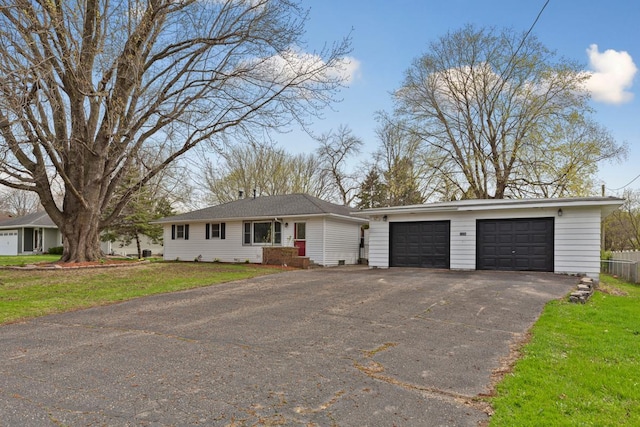 single story home with a front yard