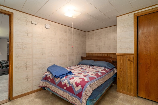 1001 Alexander St, Crookston, MN 56716 - bedroom with wallpapered walls