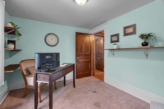904 Lincoln Ave, Saint Paul, MN 55105 - office featuring carpet floors and baseboards