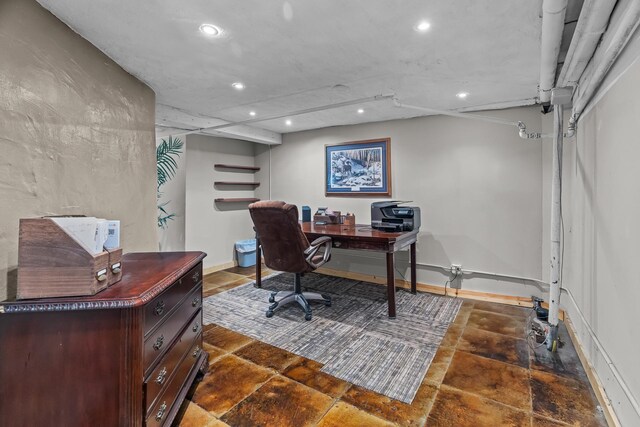 904 Lincoln Ave, Saint Paul, MN 55105 - home office featuring recessed lighting