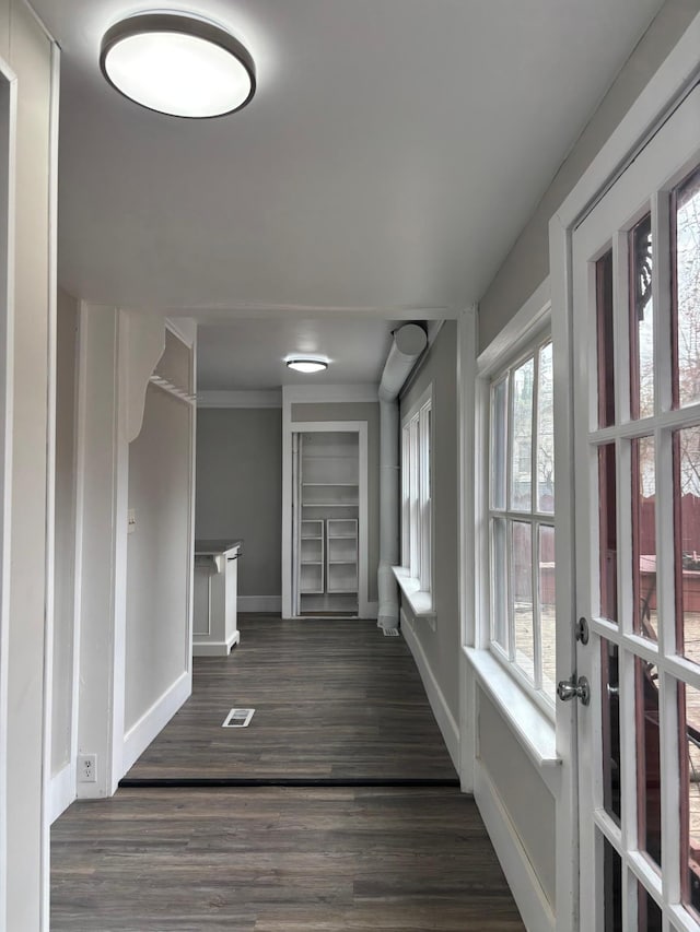 718 4th St N, Stillwater, MN 55082 - corridor with visible vents, baseboards, and dark wood-style flooring