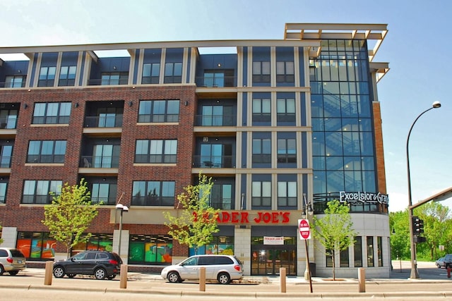4024 Quentin Ave, Saint Louis Park, MN 55416 - view of apartment building / complex