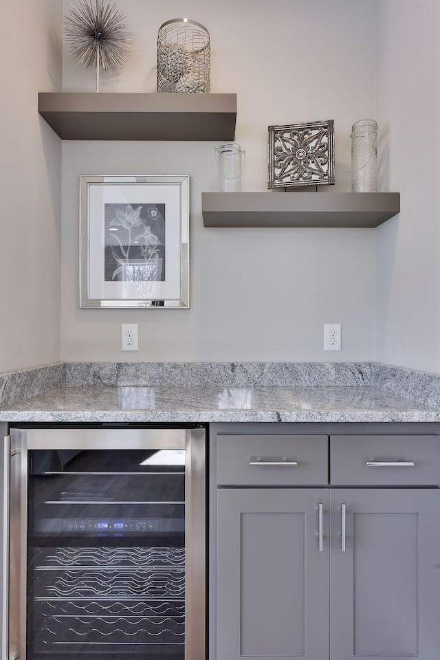 3542 Leroy St, Deephaven, MN 55391 - bar featuring wine cooler