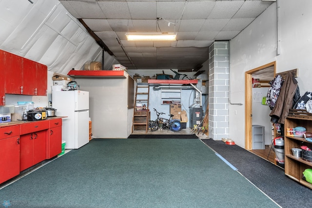 garage featuring freestanding refrigerator