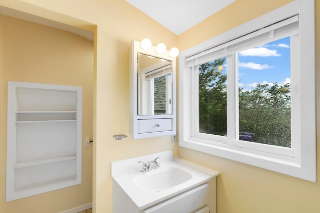 451 Taylor St NE, Minneapolis, MN 55413 - bathroom with vanity