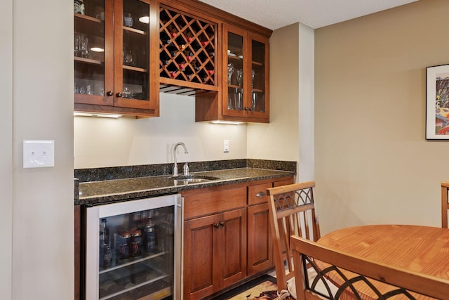 3626 Springwood Ct, Eagan, MN 55123 - indoor wet bar featuring wine cooler