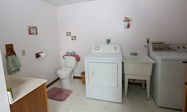 44172 Mosquito Heights Rd, Perham, MN 56573 - laundry room featuring washing machine and clothes dryer