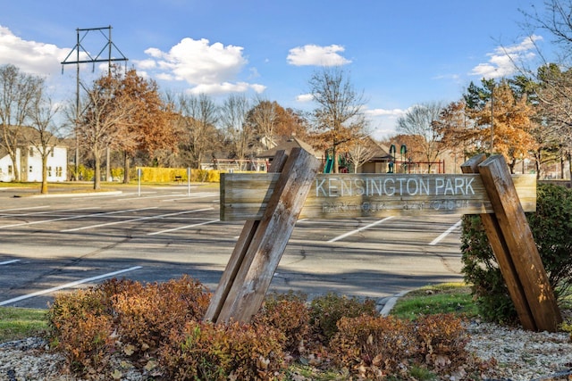2499 Lockwood Dr Unit 61, Mendota Heights, MN 55120 - exterior view of parking