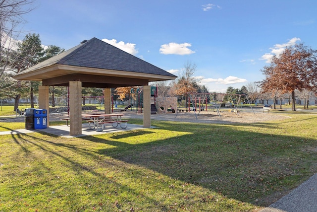 2499 Lockwood Dr Unit 61, Mendota Heights, MN 55120 - view of property's community with a gazebo and a yard