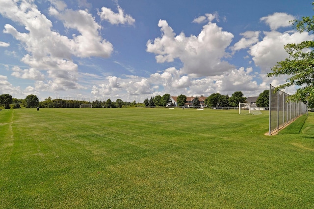 2499 Lockwood Dr Unit 61, Mendota Heights, MN 55120 - view of yard featuring a sport area