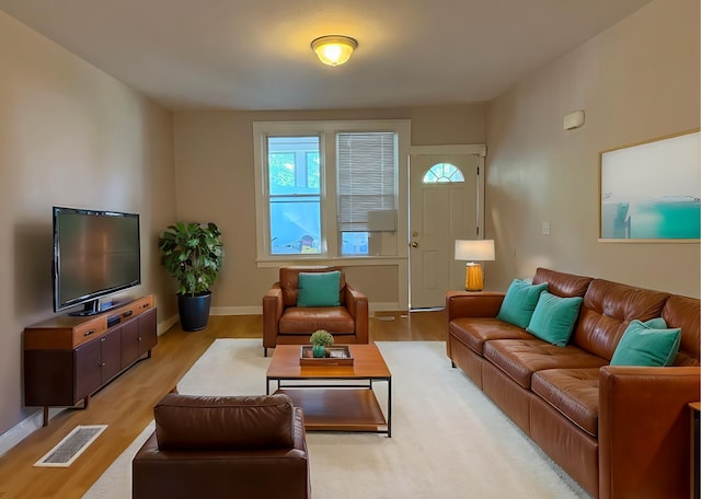 529 Blair Ave, Saint Paul, MN 55103 - living area with light wood-type flooring and baseboards
