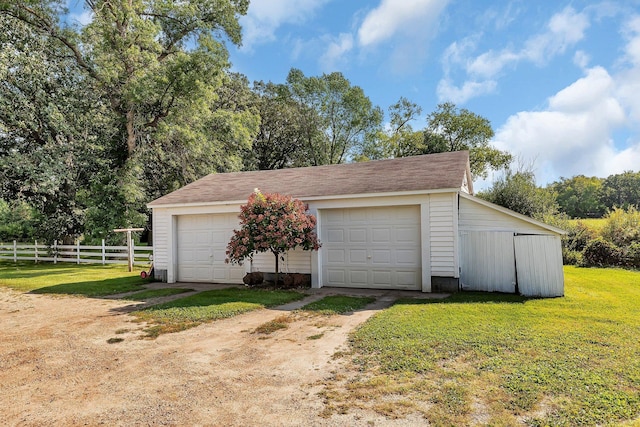 1205 Melvina Rd SW, Alexandria, MN 56308 - detached garage with fence