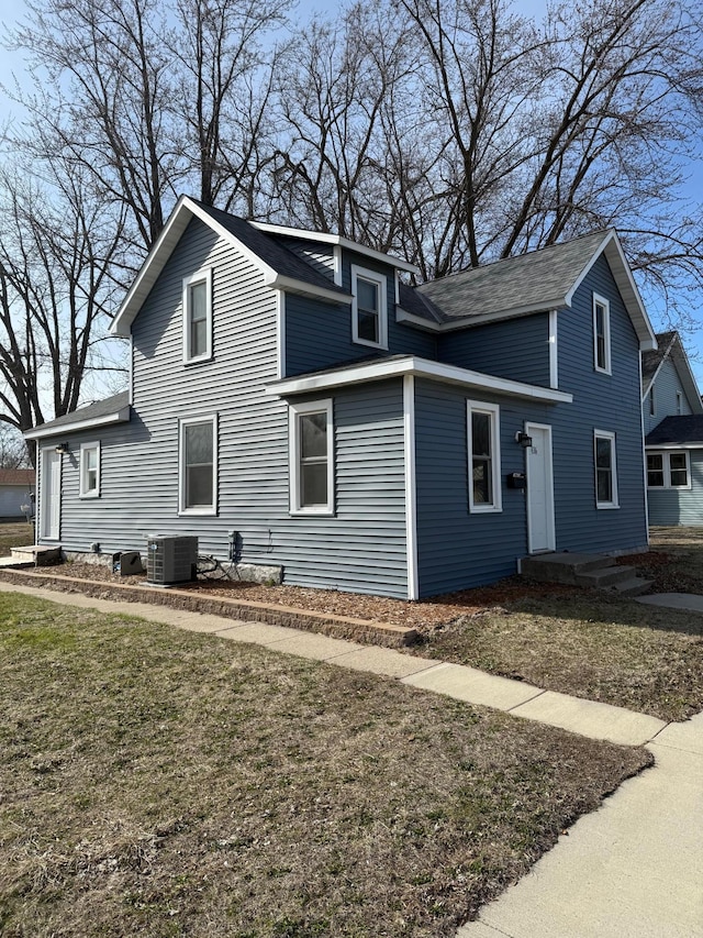 436 Adams St SE, Hutchinson, MN 55350 - view of side of property featuring central AC