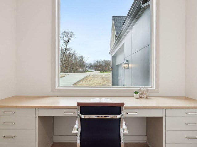 5010 Millie Rd SW, Rochester, MN 55902 - office area with built in study area