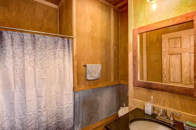 546 315th St, Cady Twp, WI 54749 - full bath featuring vanity and curtained shower