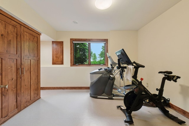 7250 Jubert Ln, Corcoran, MN 55340 - workout area with baseboards