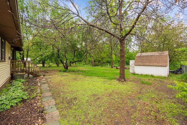 810 57th Ave N, Brooklyn Center, MN 55430 - view of green lawn