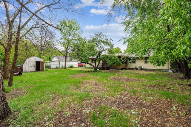 810 57th Ave N, Brooklyn Center, MN 55430 - view of yard