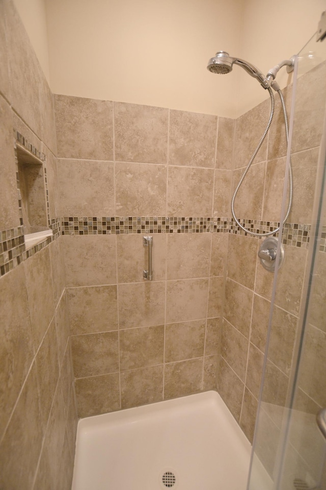 11096 16th St NE, Saint Michael, MN 55376 - bathroom with a shower stall