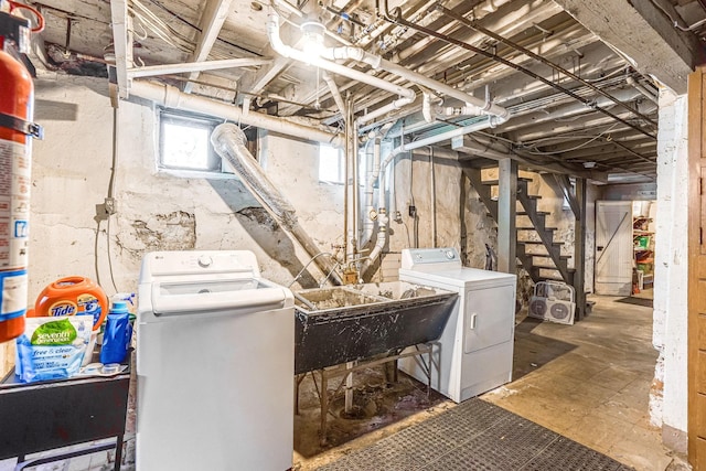 1976 Iglehart Ave, Saint Paul, MN 55104 - laundry area with washer and dryer
