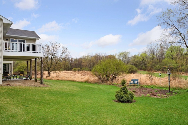 view of yard with a patio area