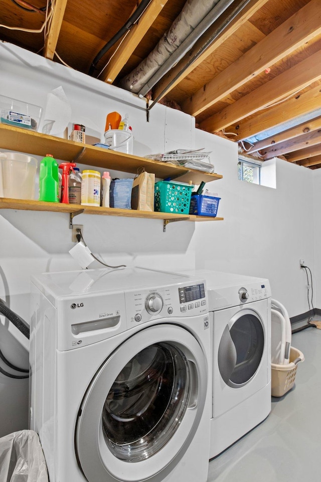 7830 Country Ln, Lino Lakes, MN 55014 - clothes washing area with washer and clothes dryer