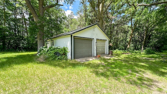 view of detached garage