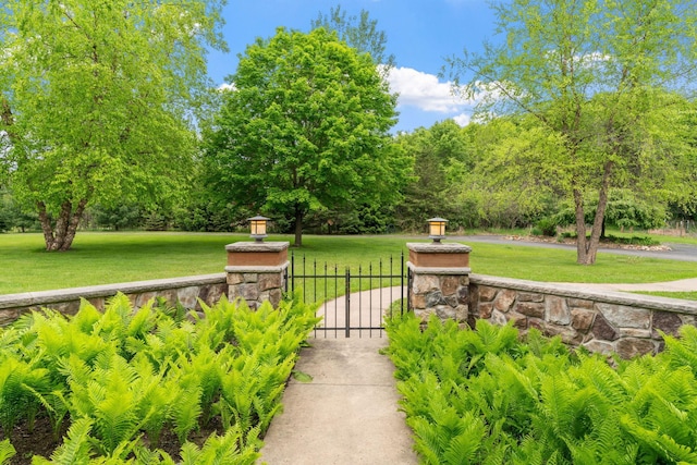 374 Indigo Trl, Troy Twp, WI 54022 - view of property's community featuring a gate