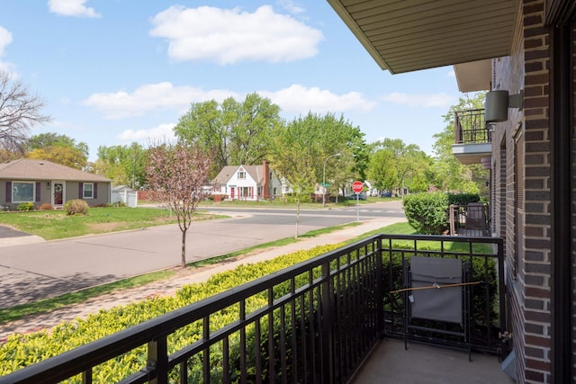 balcony featuring covered porch