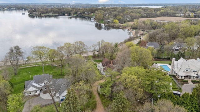 bird's eye view with a water view