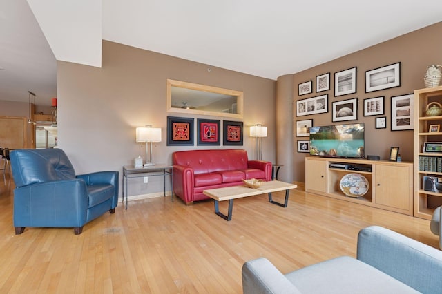 401 2nd St Unit 202, Minneapolis, MN 55401 - living area featuring light wood-type flooring