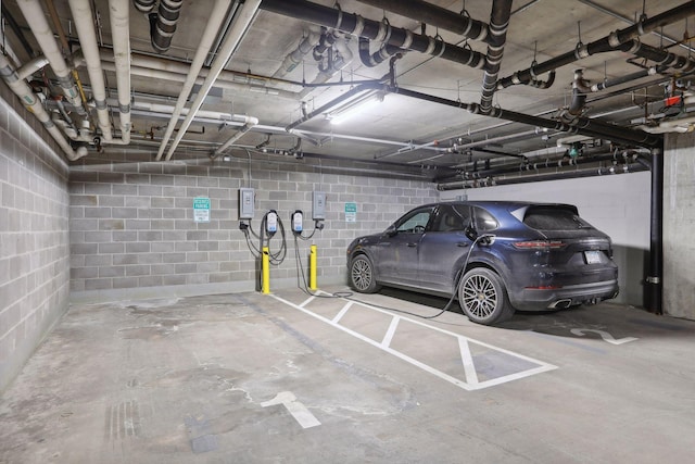401 2nd St Unit 202, Minneapolis, MN 55401 - parking deck featuring concrete block wall
