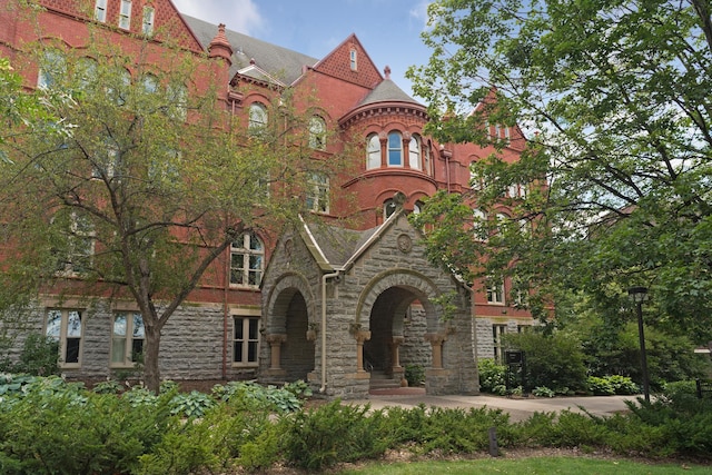 view of front of home featuring stone siding
