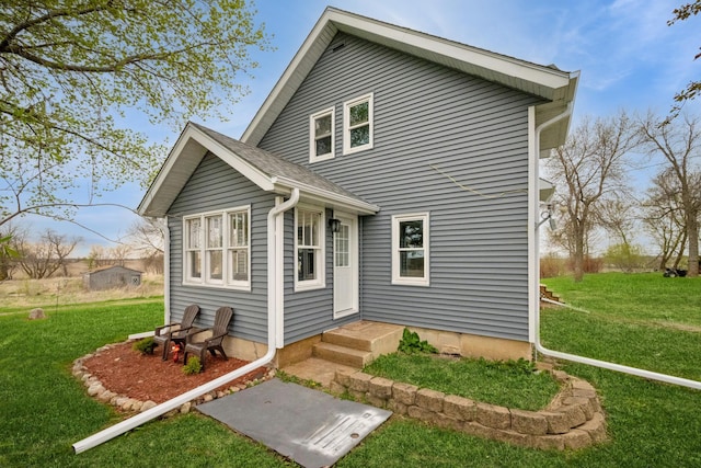 17492 460th Ln, Waterville, MN 56096 - rear view of property featuring a yard