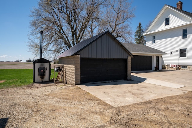 view of detached garage