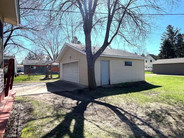 detached garage with driveway