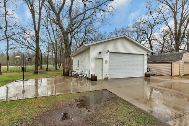 view of detached garage