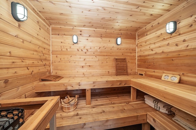 view of sauna / steam room