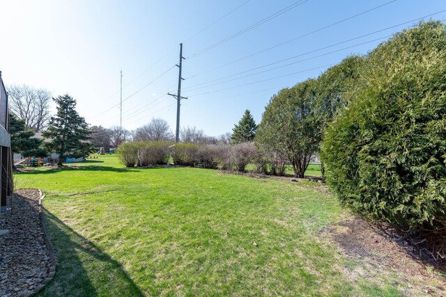 1540 Peggy Ln, North Mankato, MN 56003 - view of yard